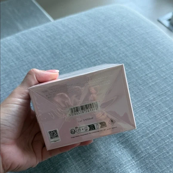 Delina Perfume - Parfums de Marly NEW and box unopened - Picture 3 of 4